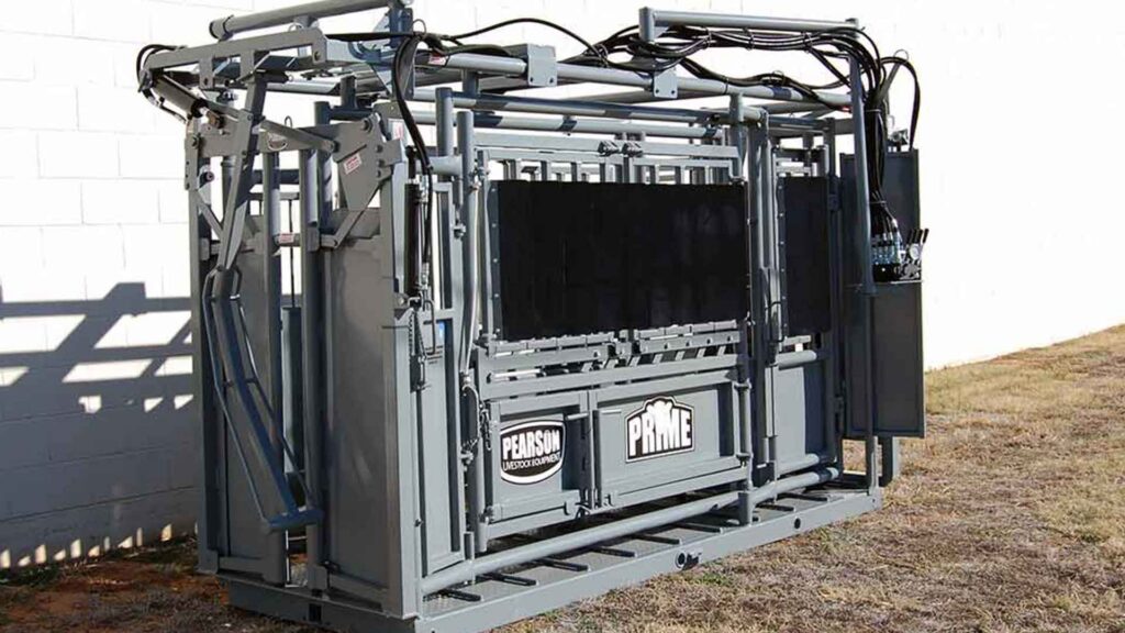 Pearson Prime XL premium cattle chute with open side access doors